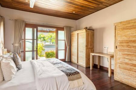 Villa Agung Нуса-Лембонган Экстерьер фото